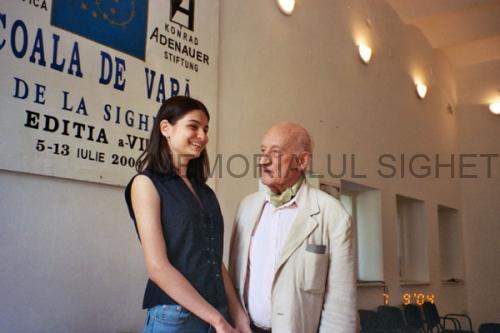 Neagu Djuvara alaturi de o elevă a Şcolii de Vară de la Sighet, Alina Galeriu
