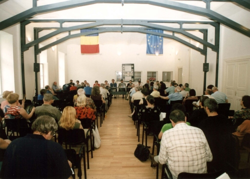 Simpozionul de la Sighet, 2001. Imagini din sala de conferinţe. Sesiune dedicată Cehoslovaciei - Primăvara de la Praga, 1968